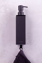 By Bresi - RVS zeepdispenser 1 - Mat Zwart - Zeepdispenser Wandmontage - Zeepdispensers - Zeeppompje - Shampoo dispenser - Hangend - Wandmontage met handdoekhaakje
