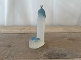 Crazy kerstboomhanger in de vorm van een piemel/penis. Deze kan je in de kerstboom hangen als decoratie en als kunstobject. Kleur transparant, ijsblauw licht blauwe glitter