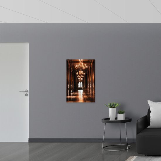 Dibond - Kroonluchter in de Hal - 60x90 cm Foto op Aluminium (Wanddecoratie van metaal)