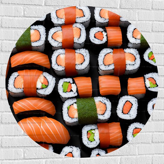 Muursticker Cirkel - Patroon van Verse Japanse Sushi - 100x100 cm Foto op Muursticker