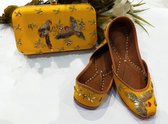 Indiase schoenen maat 39 met clutch / punjabi jutti yellow bird design