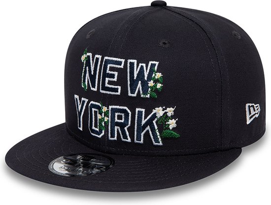 New Era New York Yankees Flower Wordmark Black 9FIFTY Snapback Cap M/L