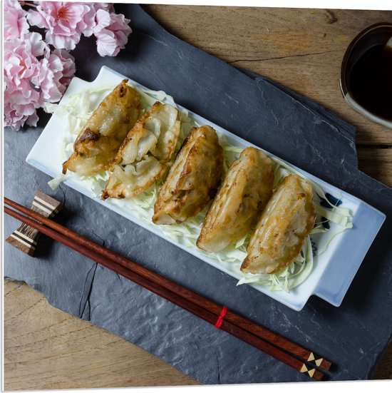 PVC Schuimplaat- Verse Dumplings op Schaal - 80x80 cm Foto op PVC Schuimplaat