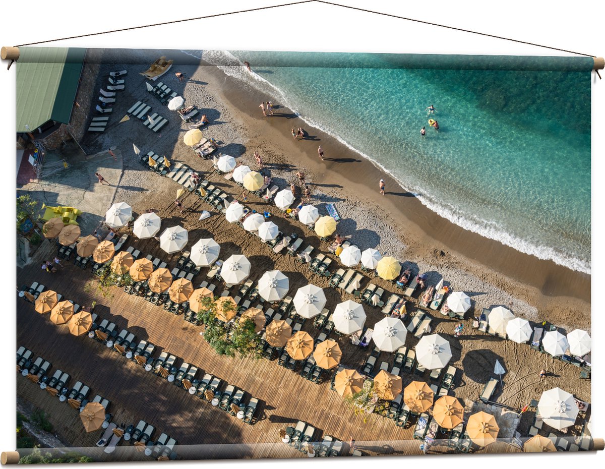 Textielposter - Zee - Strand - Bedjes - Parasols - Water - Hout - Mensen - 120x80 cm Foto