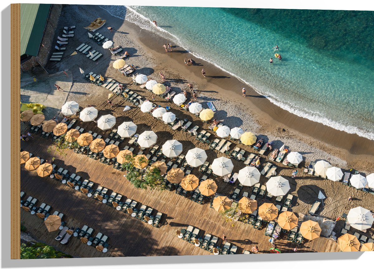 Hout - Zee - Strand - Bedjes - Parasols - Water - Hout - Mensen - 75x50 cm - 9 mm dik - Foto op Hout (Met Ophangsysteem)