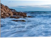Dibond - Zee - Rotsen - Stenen - Golven - Water - 80x60 cm Foto op Aluminium (Wanddecoratie van metaal)