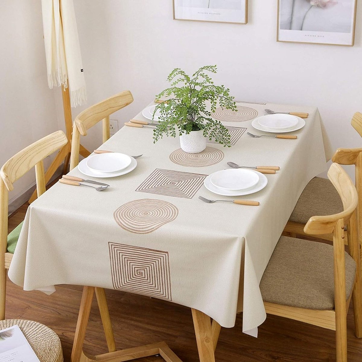 Kunststof tafelkleed, rechthoekig, 140 x 220 cm, beige tafelkleed in PVC, waterafstotend, tafelkleed voor tuin, onderhoudsvriendelijk