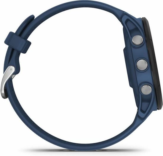 Zijaanzicht van een blauw Garmin Forerunner 255 sporthorloge met metalen gesp.