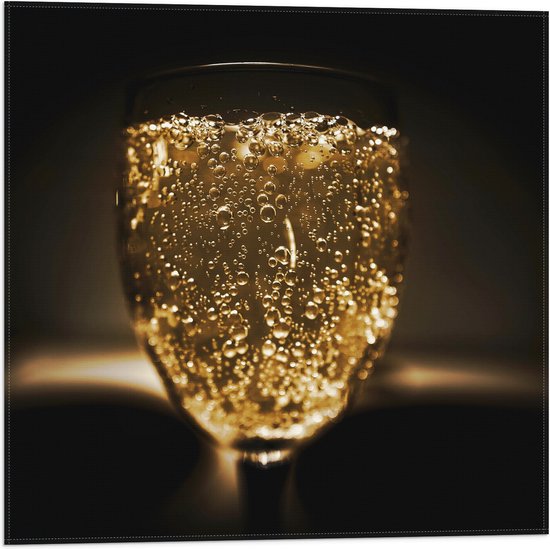 Vlag - Vol Wijnglas Gevuld met Bubbels - 50x50 cm Foto op Polyester Vlag