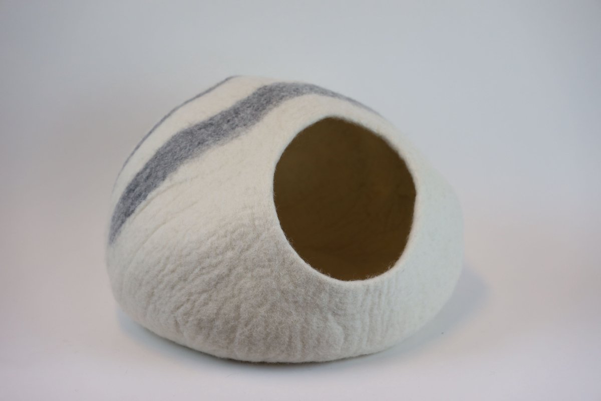 Cat cave kattenmand off white- grey stripes.