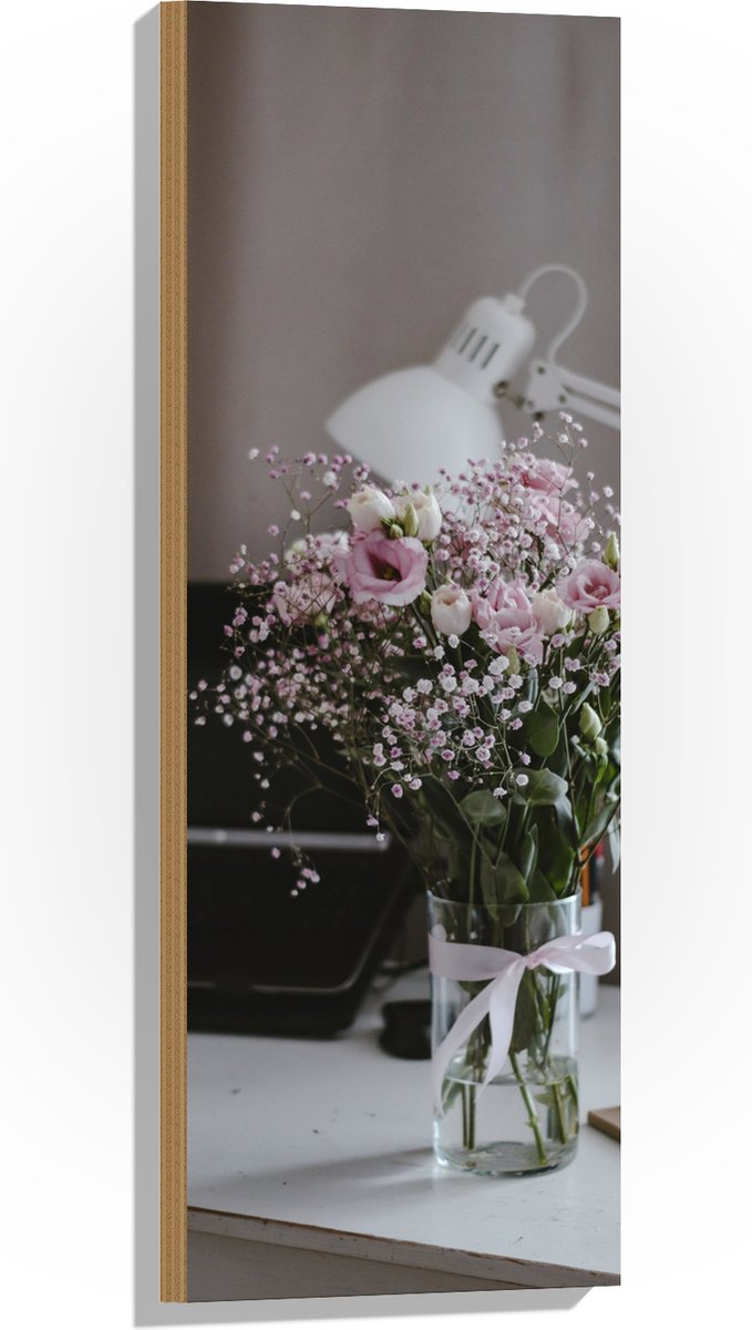 Hout - Bloemen - Boeket - Water - Strik - Lamp - Telefoon - Bureau - Laptop - 30x90 cm - 9 mm dik - Foto op Hout (Met Ophangsysteem)