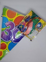versierpakket 30 jaar vlaggenlijn en ballonnen voor vrolijke verjaardag