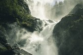 Fotobehang A Flowing Waterfall In Norway - Vliesbehang - 400 x 280 cm