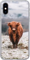 Geschikt voor iPhone X hoesje - Schotse Hooglander - Sneeuw - Berg - Siliconen Telefoonhoesje