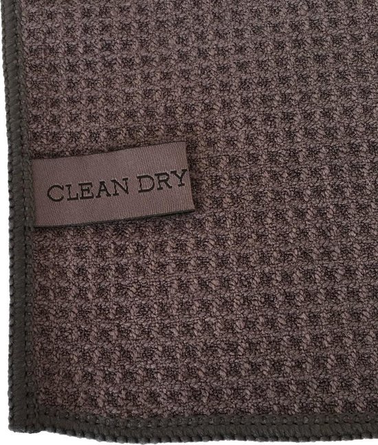 Een bruine "Clean Dry" doek met een geweven structuur en een donkergrijze rand.
