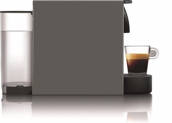 Grijze Krups Essenza Mini koffiemachine, zicht op zijkant met waterreservoir en espresso.