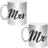 Zilveren Mr and Mrs cadeau mok / beker - 330 ml - keramiek - bruiloft / huwelijk / jubileum â€“ cadeaumokken voor koppels / bruidspaar