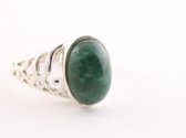 Opengewerkte zilveren ring met smaragd cabochon - maat 18
