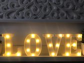 LOVE lamp. Liefde tonen cadeau. Cadeau voor geliefde. Valentijn cadeau letter's lamp + 8 batterijen