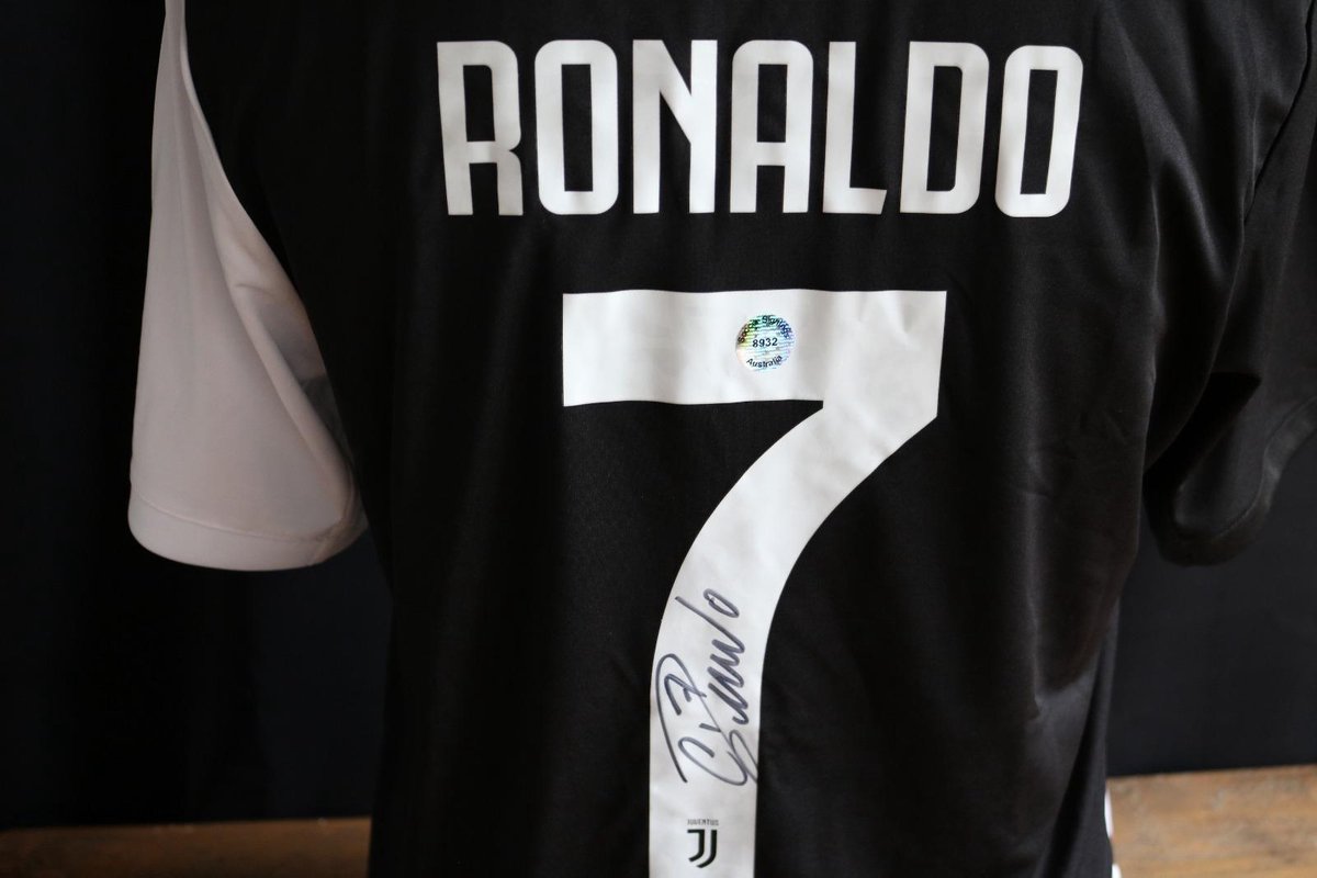 Maillot de foot Juventus signé Cristiano Ronaldo 2019-20 | bol