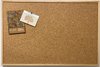 foto van Prikbord Kurk - Kurk & Co | 60 x 40 cm| Inclusief gratis punaises en ophangsysteem | Mooie houten lijst |