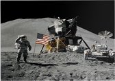 Astronaut salutes beside U.S. flag (maanlanding) - Foto op Forex - 80 x 60 cm