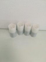 LED-Kaarsen 4 stuks - wit met zilveren glitters - 12 cm hoog