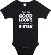 I get my good looks from my sister romper / rompertje - kraamcadeau / geboorte cadeau- zwart - unisex - jongens / meisjes - zwart rompertje voor baby 92 (18-24 maanden)