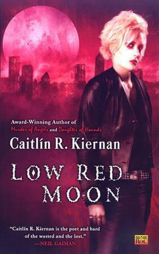ISBN Low Red Moon, Édition de poche, 384 pages
