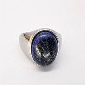 Ovale brede zegelring in edelstaal met Lapis lazuli edelsteen maat 20. Deze geweldige ring is mooie zelf te dragen of iemand cadeau te geven.