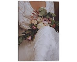 Dibond - Bruidsboeket met Mooie Rozen - 40x60cm Foto op Aluminium (Met Ophangsysteem)