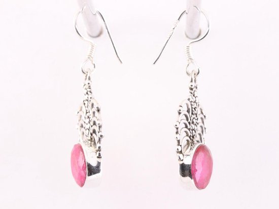 Boucles d'oreilles ajourées en argent avec rubis