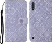 Voor Samsung Galaxy A01 etnische stijl reliëf patroon horizontale flip lederen tas met houder & kaartsleuven & portemonnee & lanyard (paars)