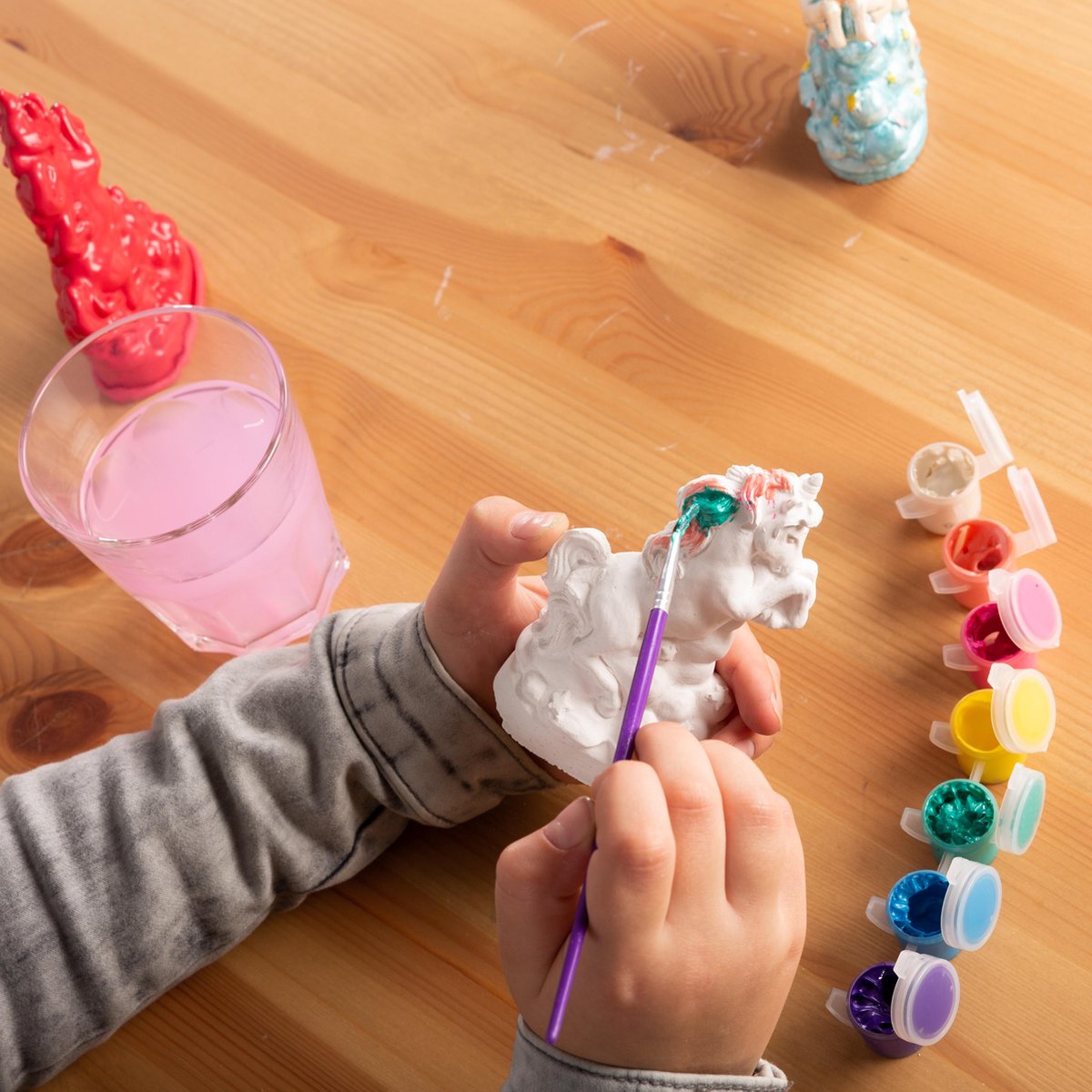 Totum Unicorn gips gieten en beschilderen knutselset 2 eenhoorns incl. gips, herbruikbare mal en 5 kleuren verf speelgoed vanaf 5 jaar — afbeelding 4
