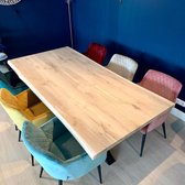 Eikenhouten eettafel boomstam effect met X poot + 3 laags blanke Skylt 2k lak afwerking