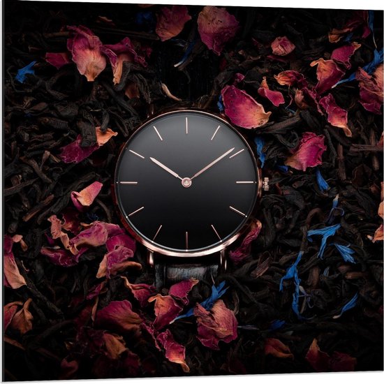 Dibond - Zwarte Horloge tussen de Bloemen - 80x80cm Foto op Aluminium (Met Ophangsysteem)