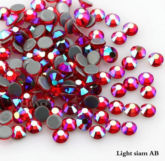 Strass Hotfix SS20 – 5mm Rojo por bolsa de /-75 unidades