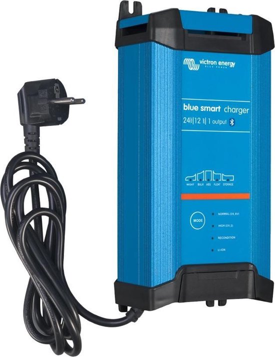 Blauwe Victron Energy Blue Smart acculader 24|12 met 1 output en stekker.