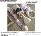 Babyset fopspeen Pink - Speenketting met clip - Houten rammelaar - Bijtring konijnenoor - Handmade
