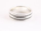 Zilveren ring met kabelpatronen - maat 22