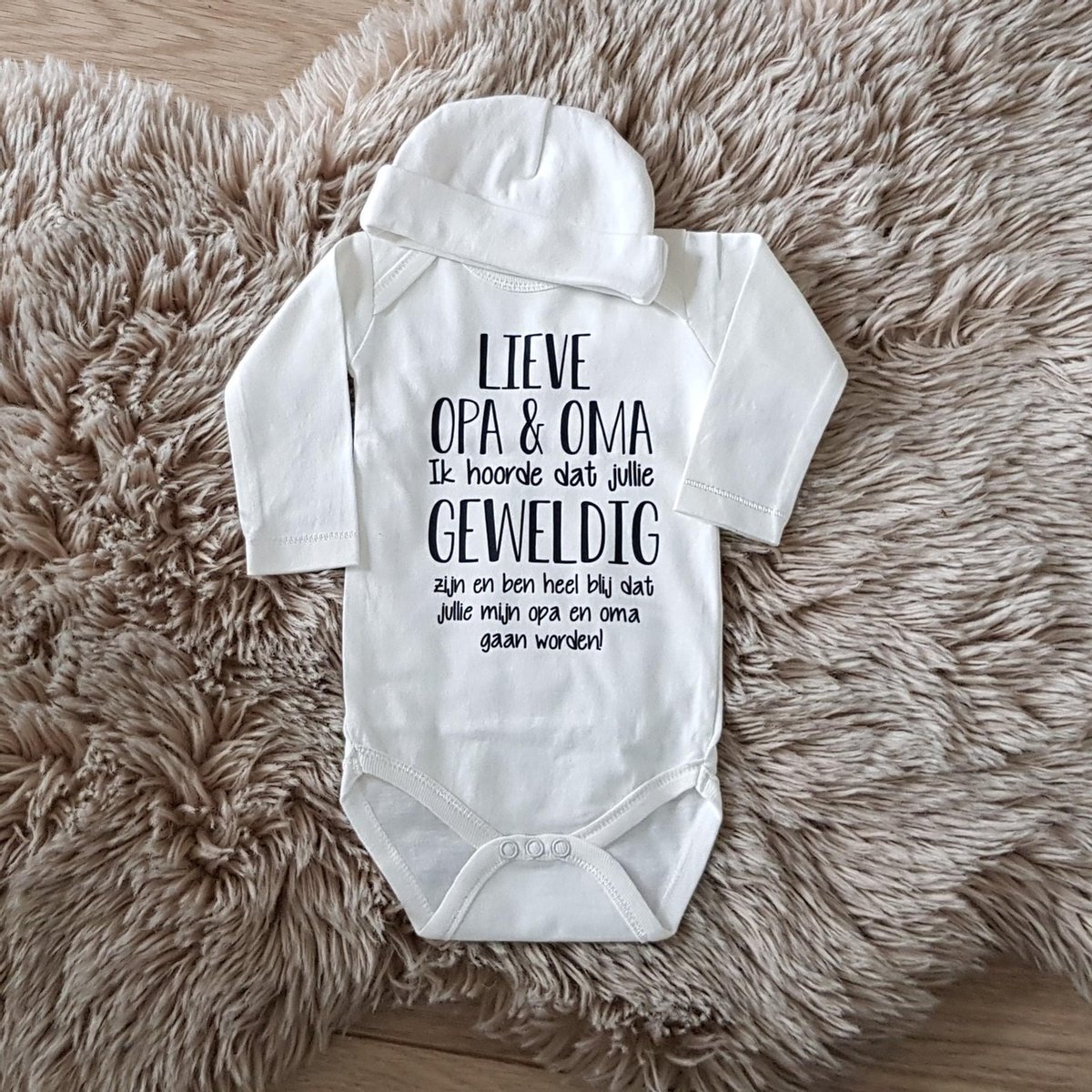 Goedkoopste Baby cadeau geboorte meisje jongen set met tekst kledingset Bodysuit en muts |Kraamkado | Gift Set | rompertje Lieve opa en omik ben heel blij dat jullie mijn gaan worden aanstaande aankondiging bekendmaking zwangerschap
