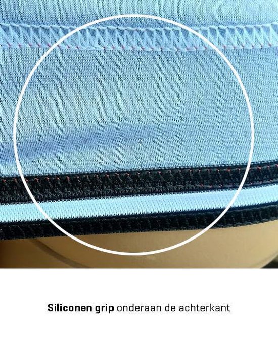 Detail van de lichtblauwe stof met zwarte en rode strepen en naden