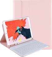 Mobigear - Tablethoes geschikt voor Apple iPad Air 4 (2020) Hoes | Mobigear Keys QWERTY Bluetooth Toetsenbord Bookcase + Stylus Houder - Roze
