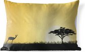 Sierkussen Afrika illustratie voor buiten - Illustratie van een zonsondergang bij een Afrikaanse safari - 50x30 cm - rechthoekig weerbestendig tuinkussen / tuinmeubelkussen van polyester