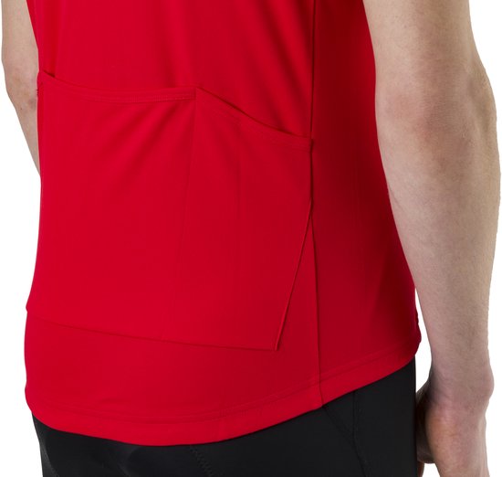 Rood fietsshirt met drie achterzakken.