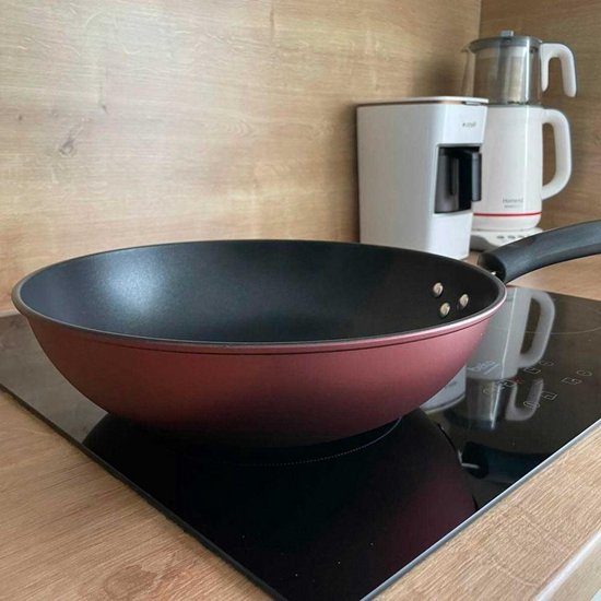 Monoo wokpan met anti-aanbaklaag rood 32cm