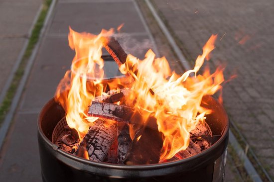 BarrelQ - Big industrieel houtskool Barbecue vuurkorf en statafel in één 200L olievat zwart van BarrelQ — afbeelding 4