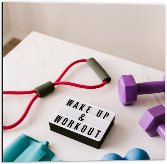Dibond - ''Make up & Workout'' met Sportartikelen - 50x50cm Foto op Aluminium (Met Ophangsysteem)