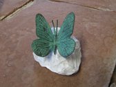 Papillon sur roche vert BRONZE MASSIF 12 cm de haut - statue en bronze - statue de jardin - bronze de haute qualité - figure décorative - intérieur - accessoire - pour l'intérieur - pour l'extérieur - cadeau - cadeau - noël - nouvel an - anniversaire