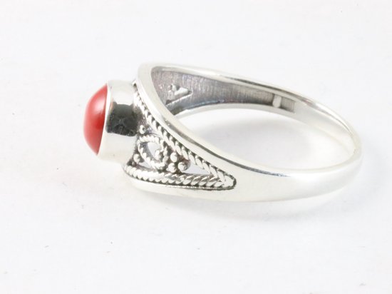 Bague en argent ajourée avec pierre de corail rouge - taille 19,5